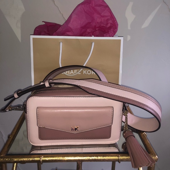 Michael Kors Handbags - Michael Kors Tri Color Crossbody Bag!